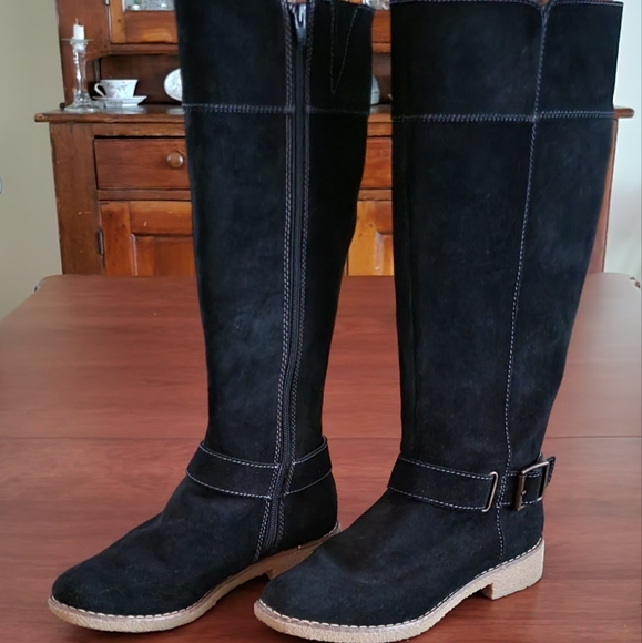 Women's Black Suede Boots - Picture 1 of 8